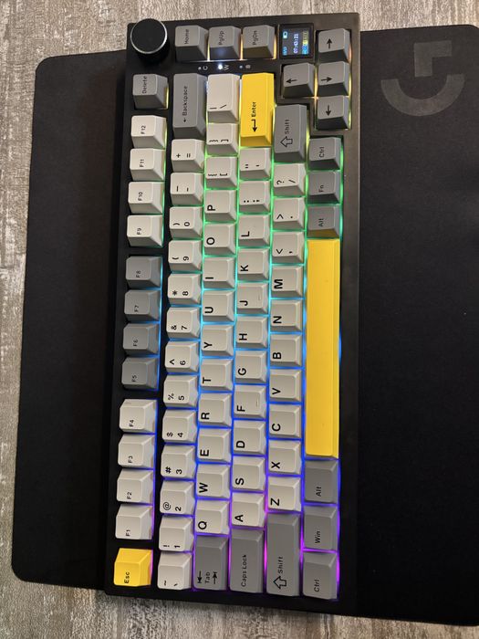 Klawiatura mechaniczna Ajazz AK820 Pro RGB z ekranem TFT – stan bdb