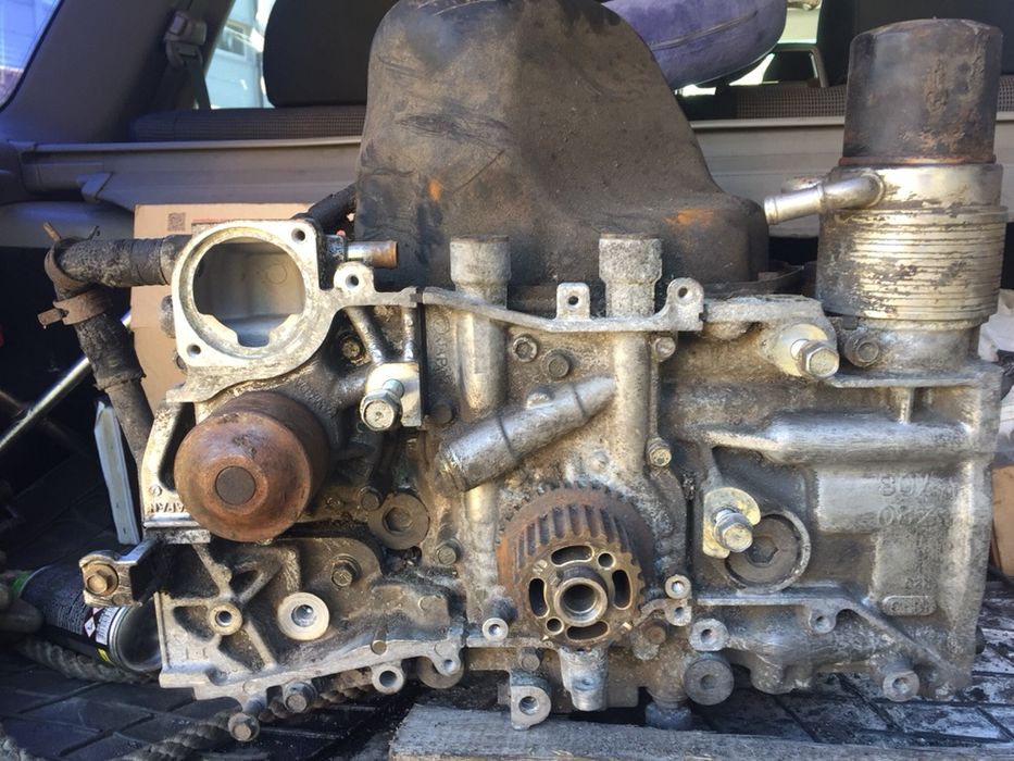 Субару Форестер блок колінввл поршнікрыша, двери