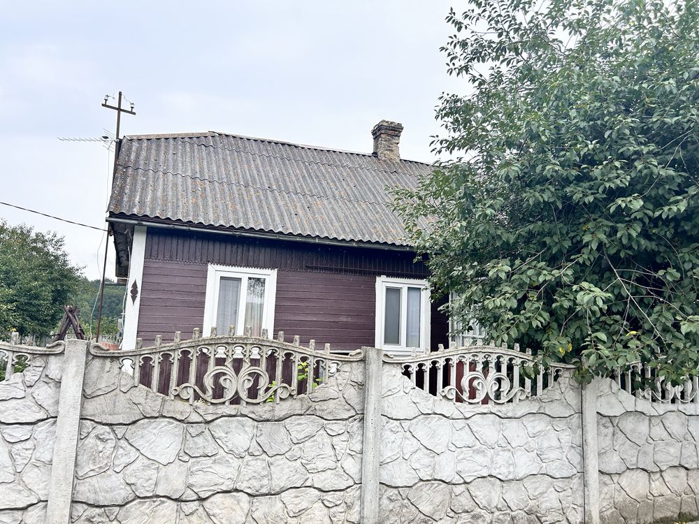 Будинок на дві половини.