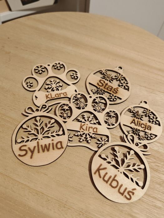 Drewniane bombki świąteczne z imieniem