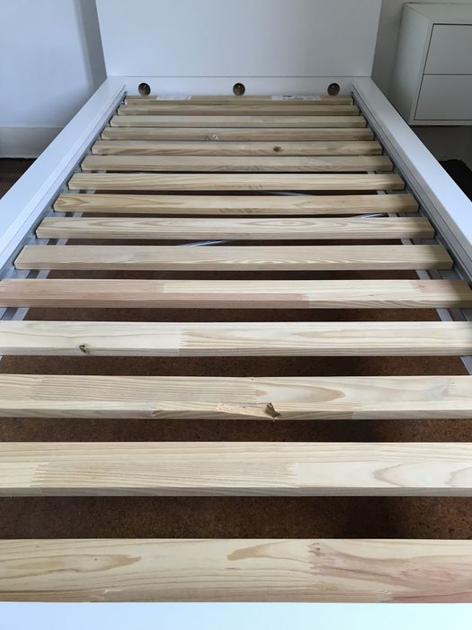 Cama de Solteiro Malm da Ikea