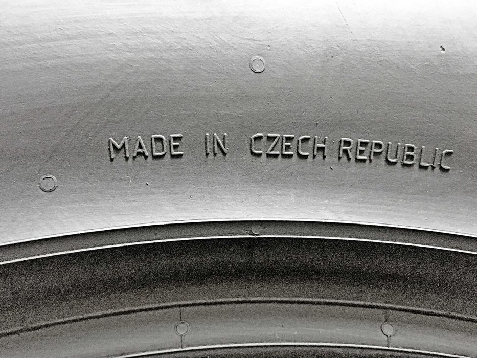 Шини Б/в 285.60.18  1шт General