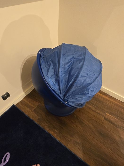 Krzesło obrotowe fotel jajko Ikea PS LÖMSK granatowy