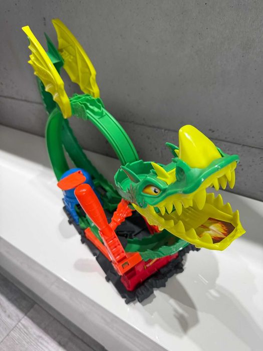 Hot Wheels Pętla Smoka