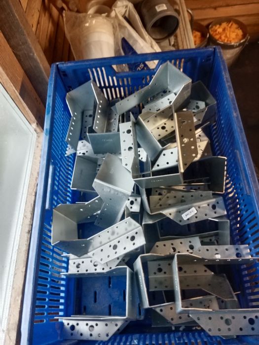 Wieszaki do belki 8cm