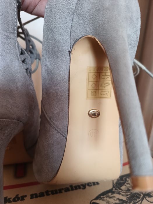 Gladiatorki zamszowe sznurowane