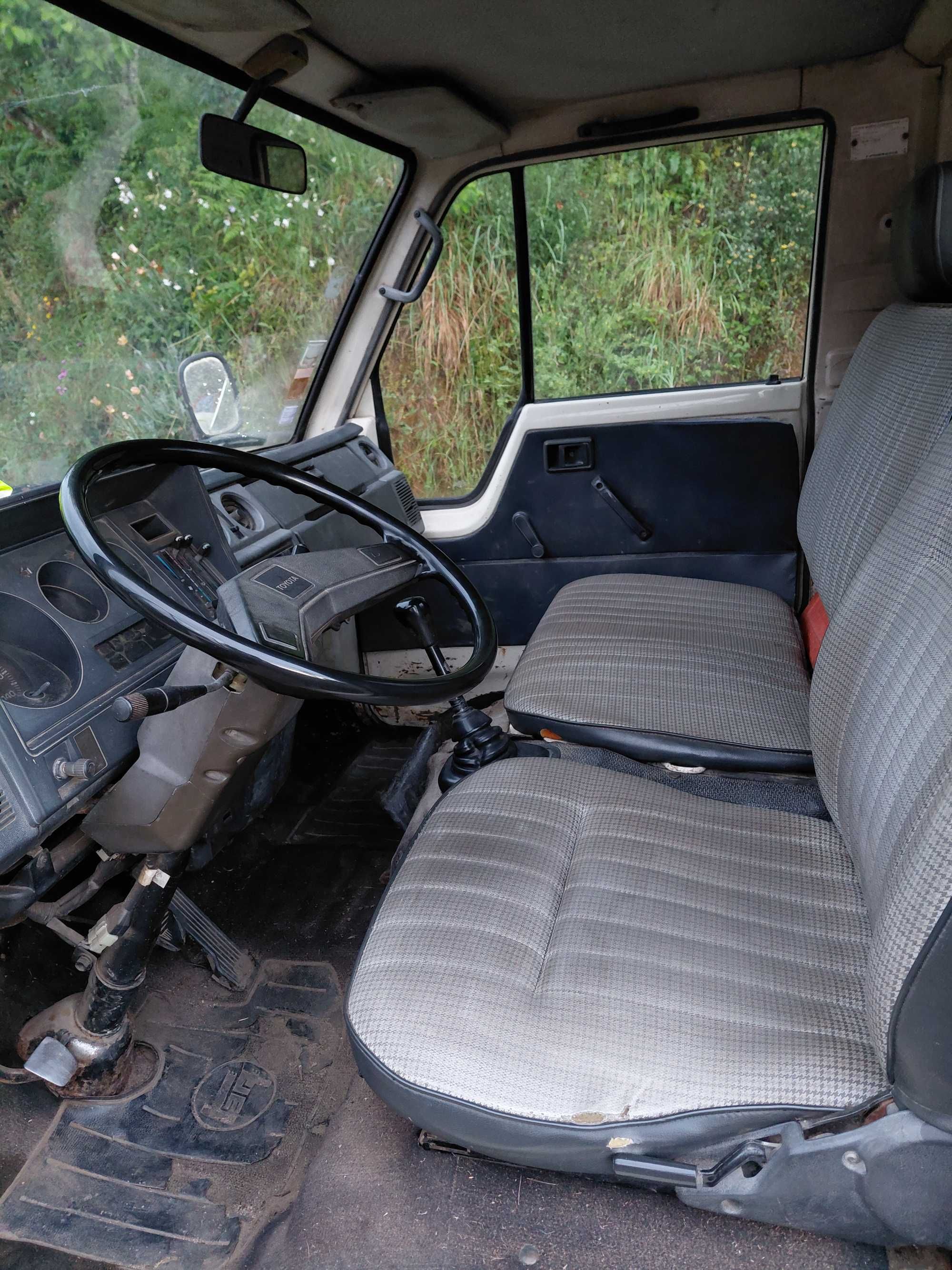 Toyota Dyna 150. Impecável de mecânica. Estado original. Pneus novos.