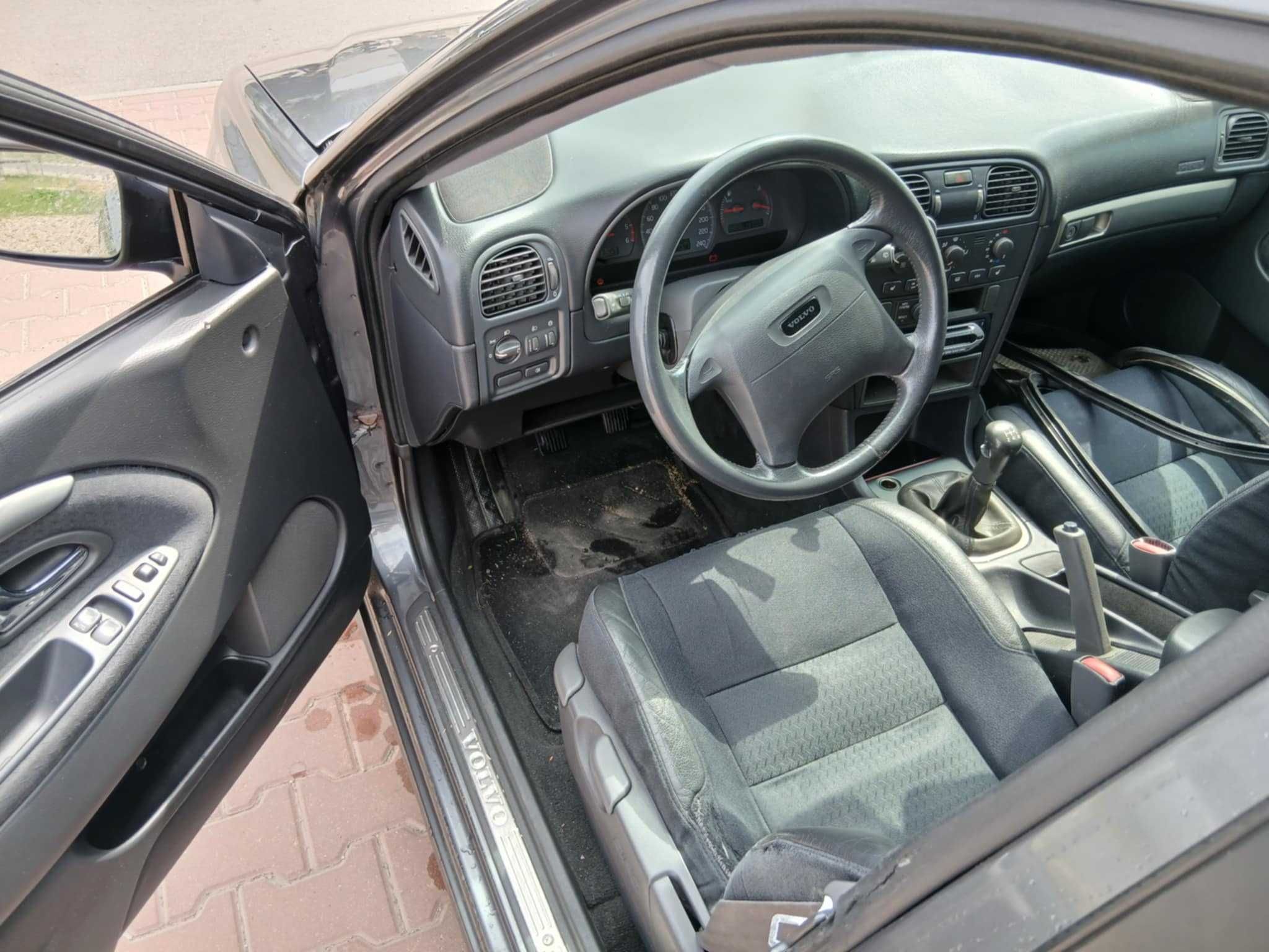 Volvo v40, Вольво в40 1.9 запчас