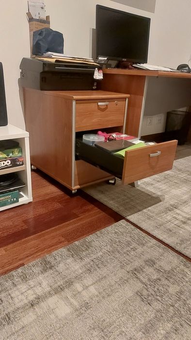 Secretária e módulo de gavetas em excelente estado - como novo