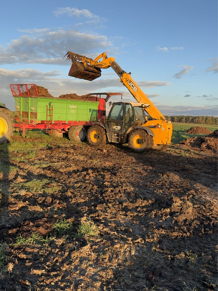 Wynajem ciągnika John Deere BEZ operatora Agritrans Miechów