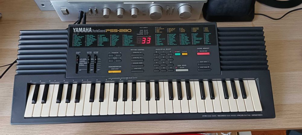 Yamaha PSS-280 vintage midi keyboard