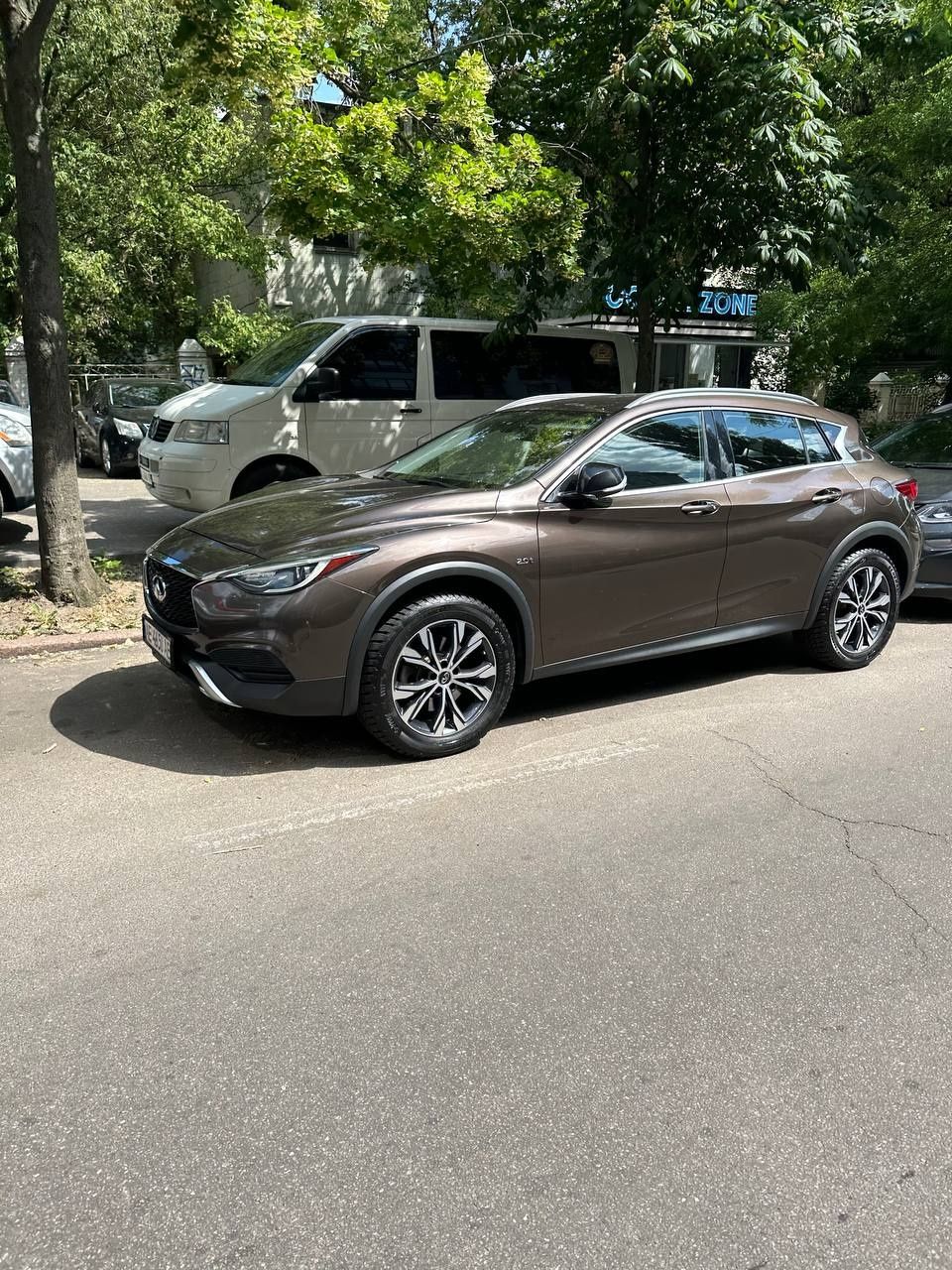 Продам Infiniti QX30