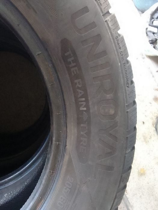 4 Opony zimowe 205/60r16 UNIROYAL 2022r 6.5-7.5mm