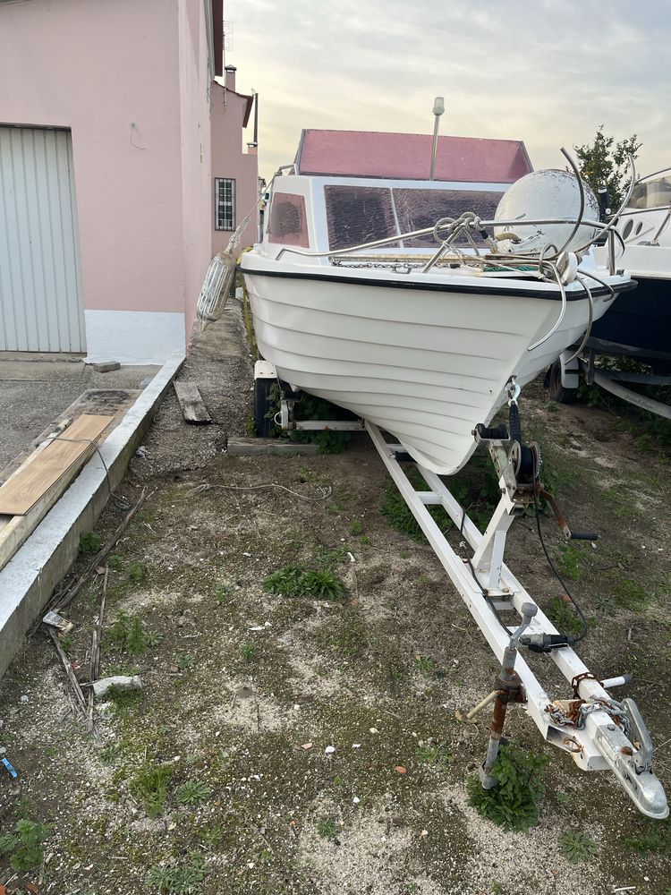 Barco fibramar Semi-cabinado