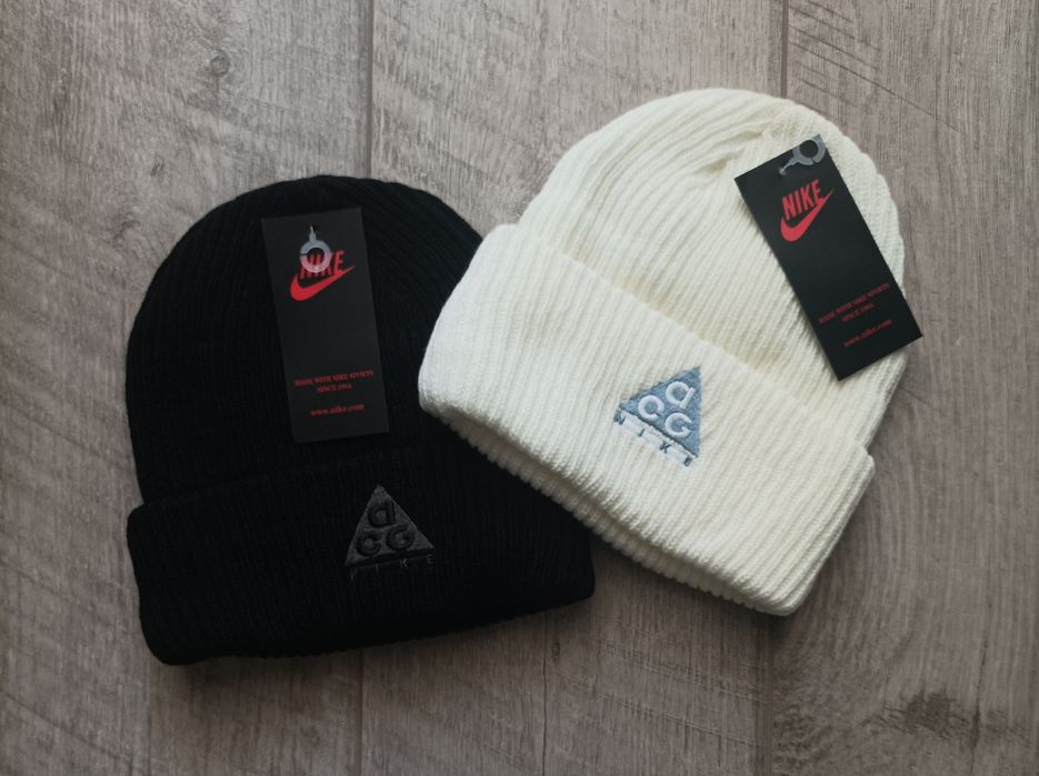 Шапки нові -the north face, Carhartt