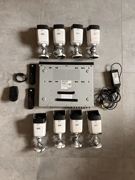 HIKVISION Rejestrator DS-7216HQHI-F2 + 8 kamer + Dysk 4TB Monitoring