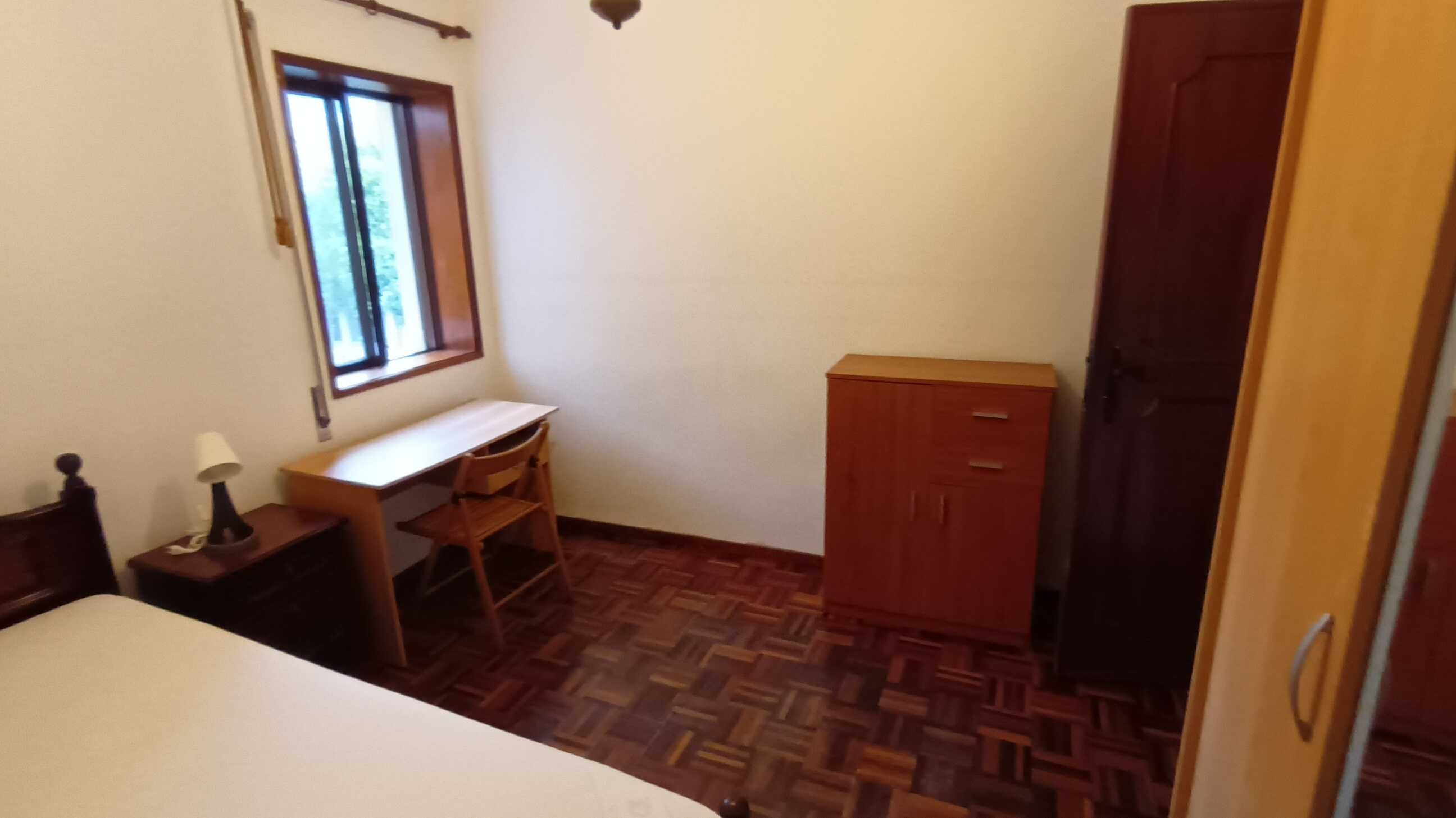 Arrenda-se quarto em Aveiro