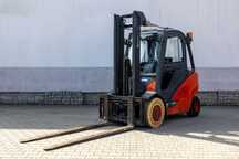 Wózek widłowy LINDE H30T, 2013