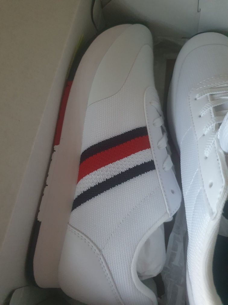 Tommy Hilfiger rozmiar 45 długość 29 cm