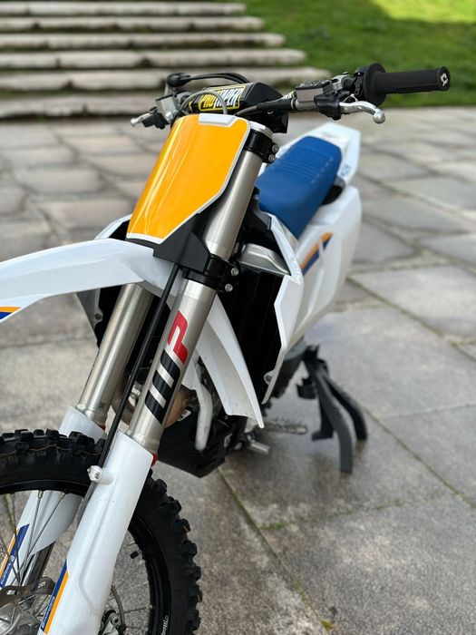 Husqvarna 250 FC heritage matrículada