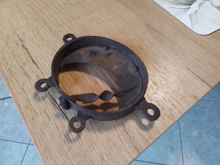 Zabytkowa waga hakowa księżycowa