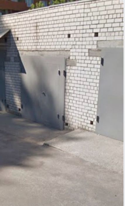 Капітальний гараж в центрі