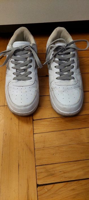 Продаю кросівки.