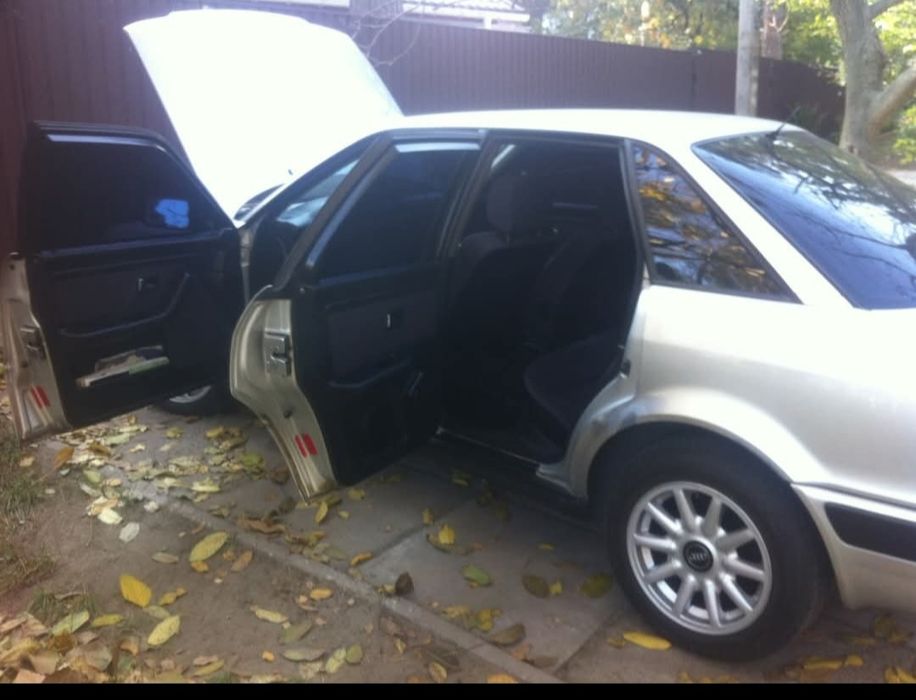 Продам ауди 80 б4 , 2,3 обьем..