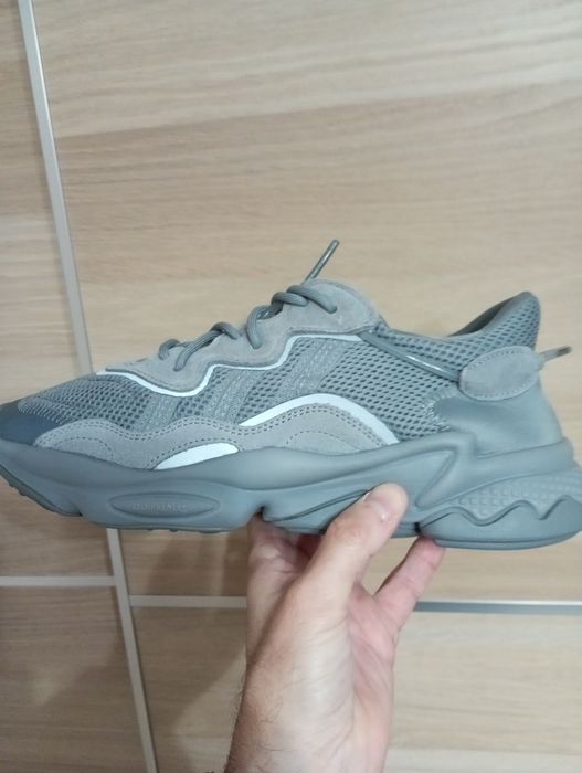 Sapatilhas adidas ozweego