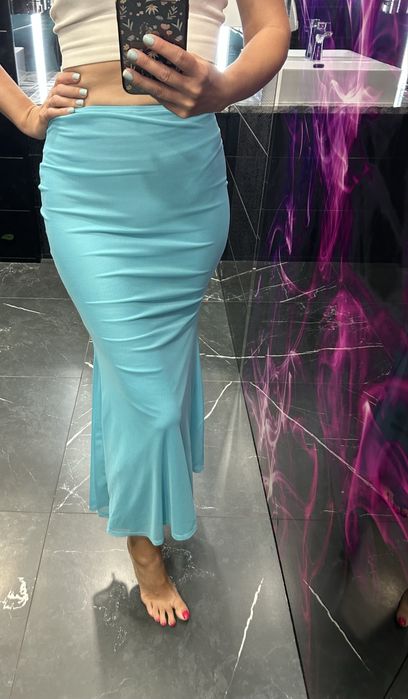 Spódniczka maxy syrenka z rozporkiem z tylu Fashion Nova