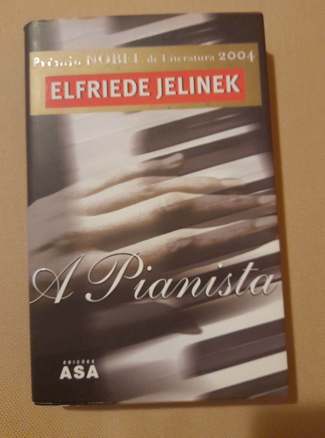 "A pianista" Elfriede Jelinek