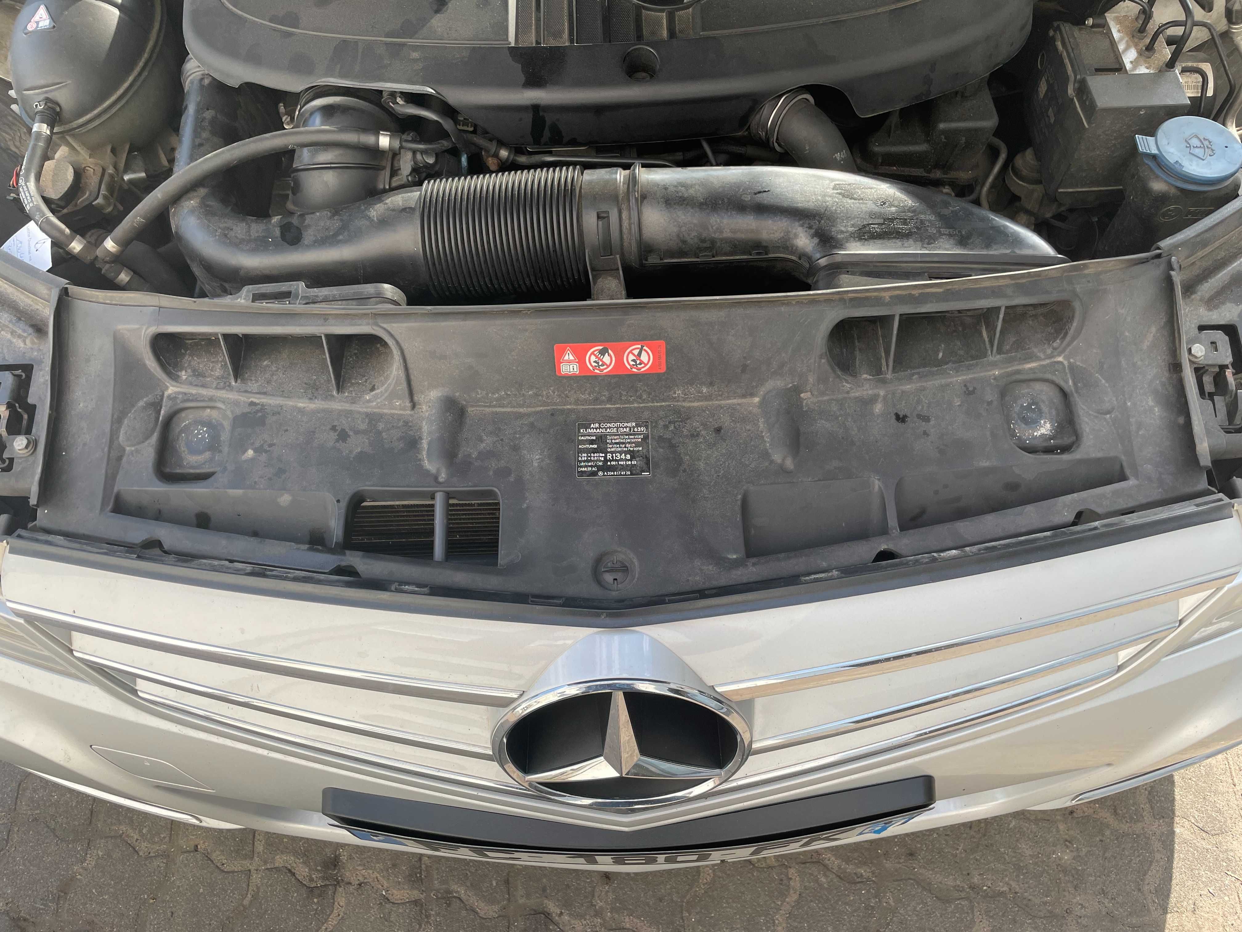 Mercedes C klasa W204 LIFT WLOT Powietrza rura plastikowa do pasa częś