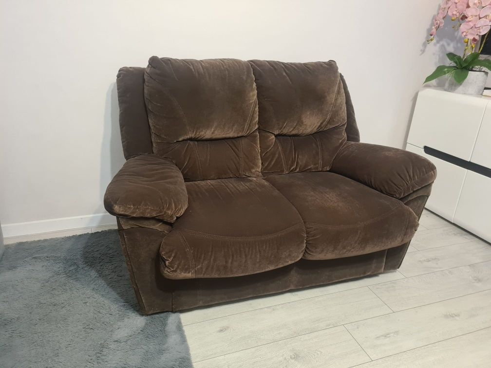 Sofa kanapa dwuosobowa  szer 150 wys 105