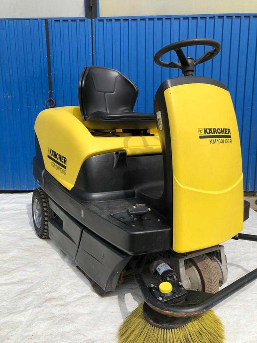 Підмітальна подметальная машина Karcher KM 100/100 R