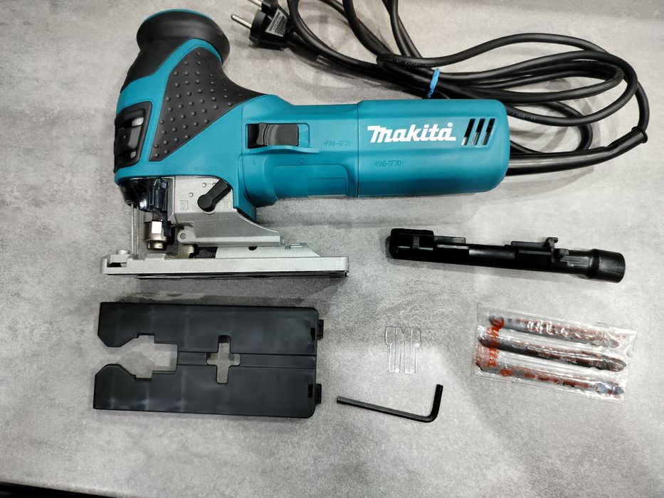 Wyrzynarka Makita 4351FCTJ Nowa
