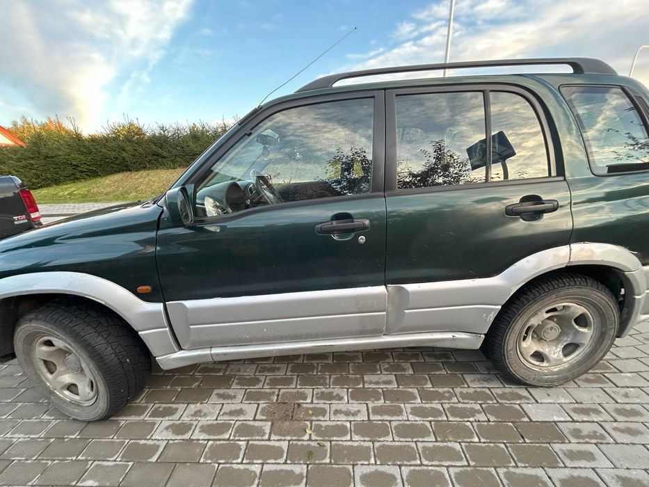 samochód Suzuki Grand Vitara
