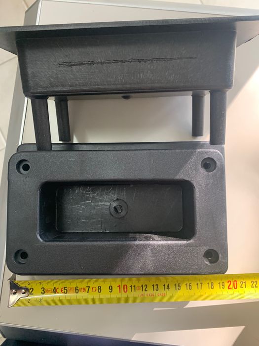 Puxador de embutir para porta seccionada