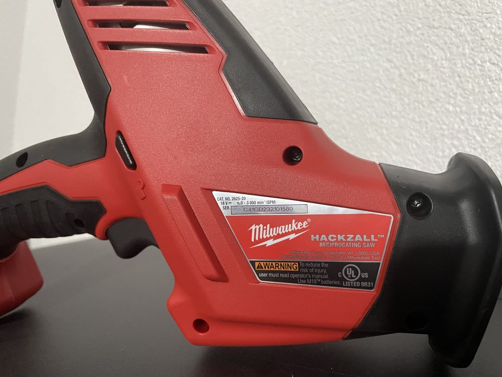 Milwaukee 2625-20 M18 Акумуляторна шабельна / сабельна пилка