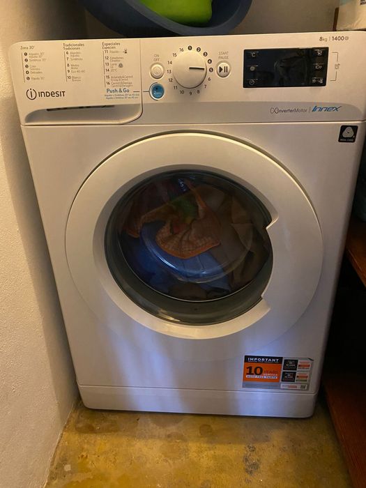 Maquina de Lavar e outra de secar roupa