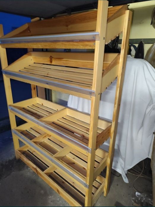 Дерев'яний стелаж для хліба/булок/овочів/фруктів