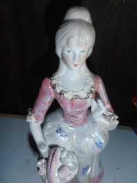 Porcelit Figurka Kobiety.