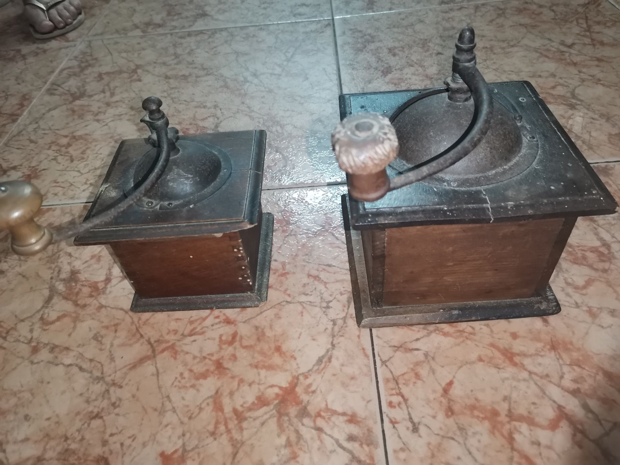 2x Moinhos de Café Vintage  (Goldenberg & Cia)