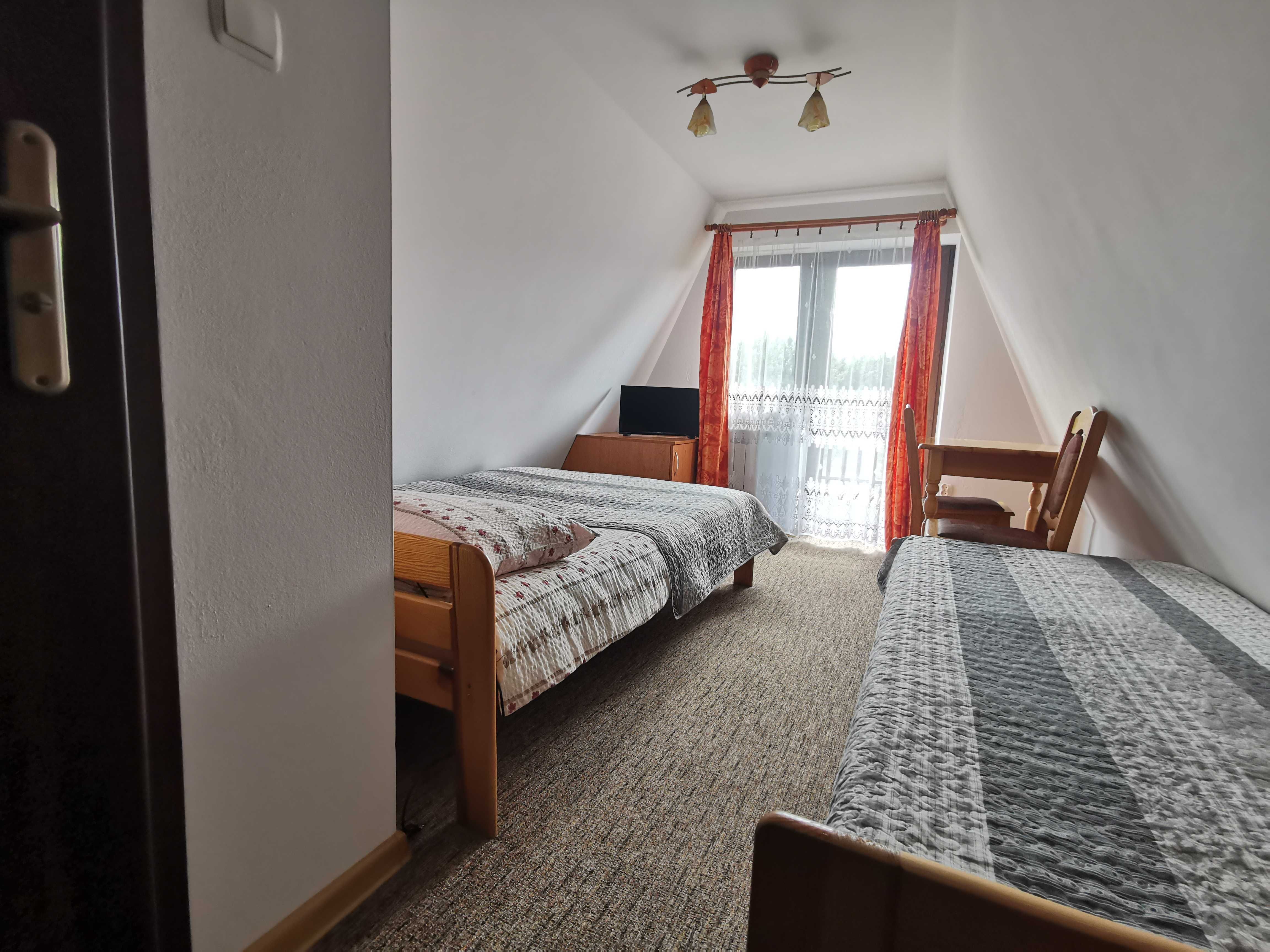 Zakopane - pokoje 3-os. i 4-os. z widokiem na Tatry - zapraszamy.