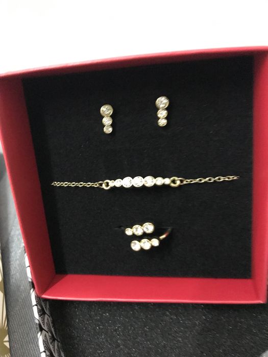 Pulseira + Brincos + Anel Brilhantes