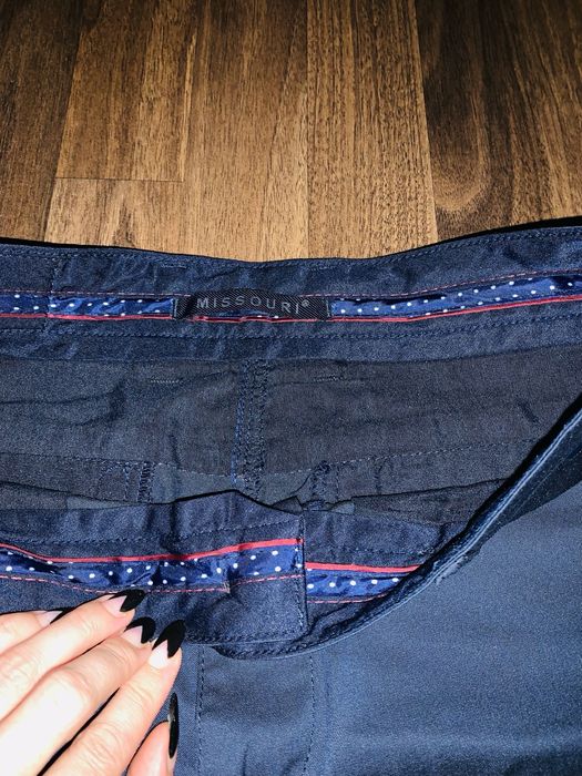 Мужские брюки в идеальном состоянии.