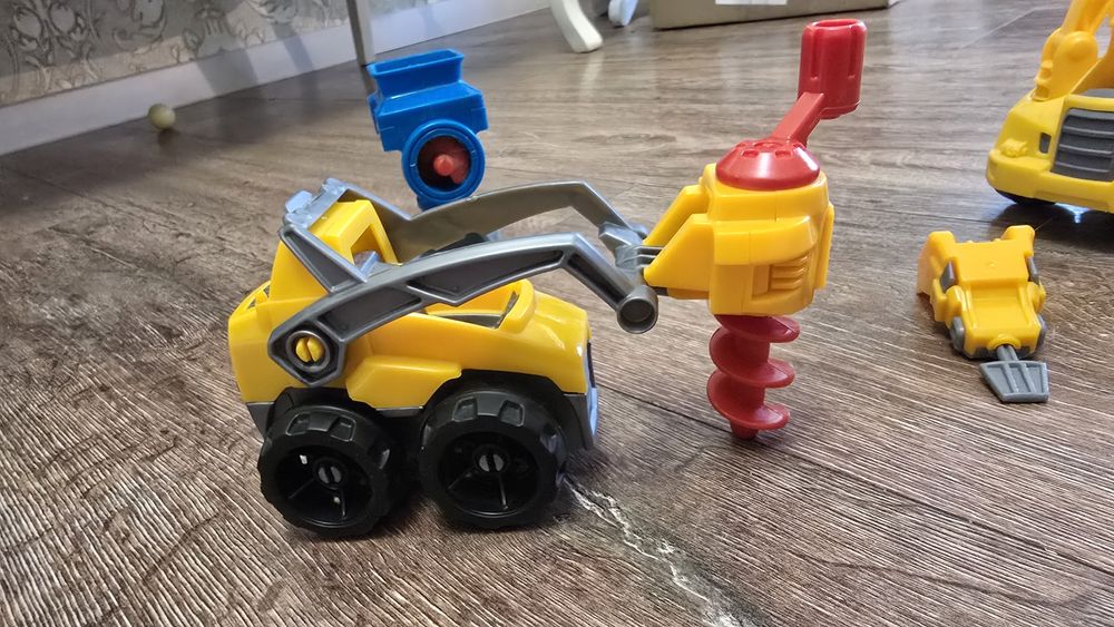 Ігровий набір будівельних машин від Kinetic