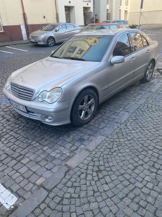 Хороший та надійний автомобіль