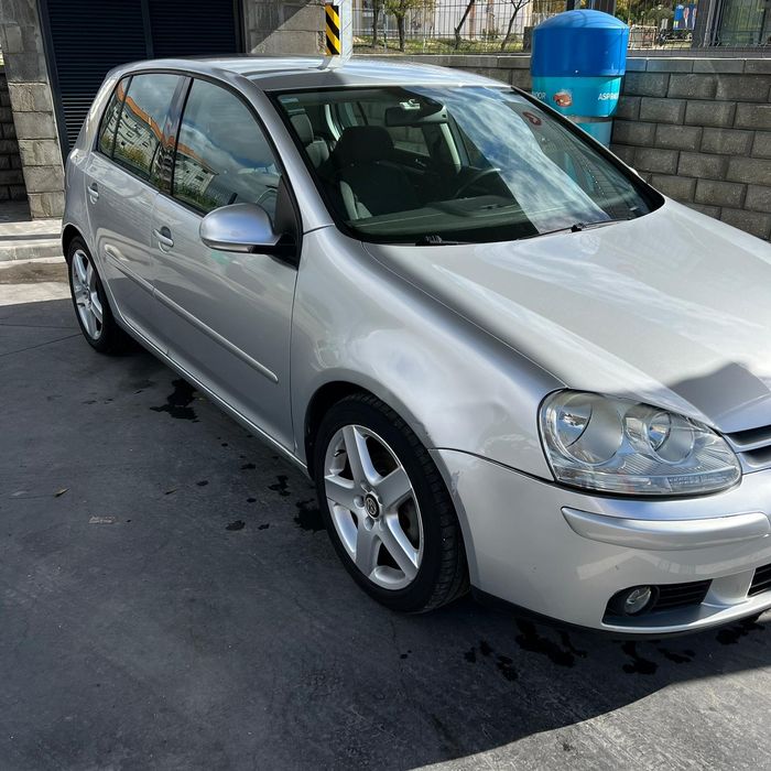 Volkswagen Golf V