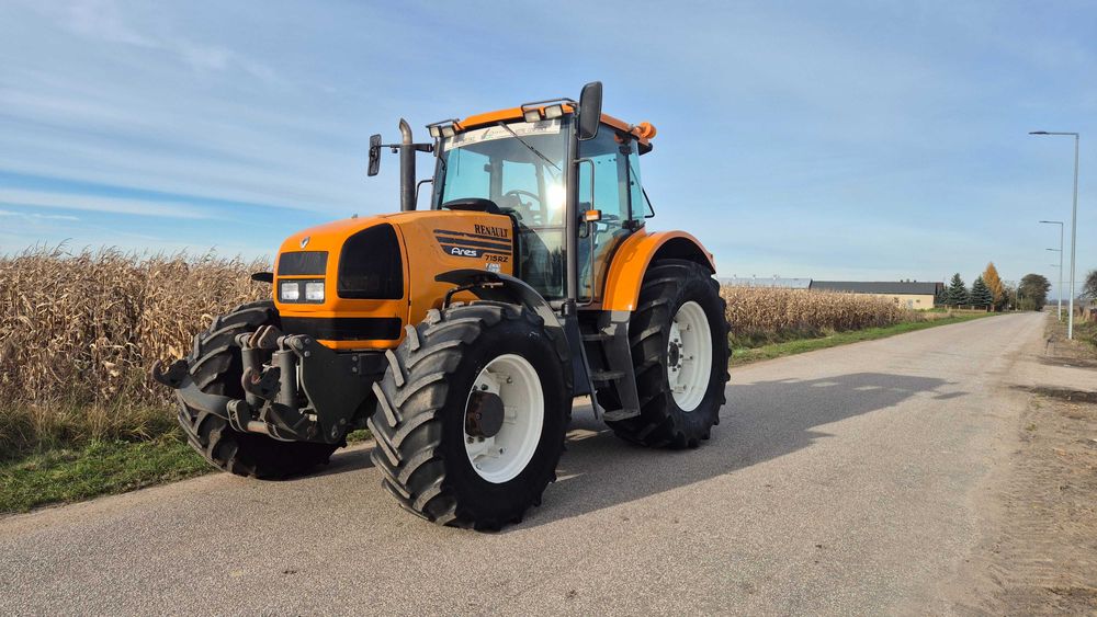 Renault Ares 715RZ miękka oś, wom tuz