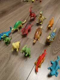 Набір іграшок динозаври
